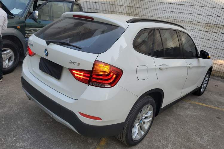 Used BMW X1 2015 sDrive18i Fashion Upgrade Edition Rear Right 45 Deg