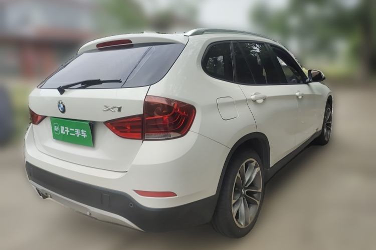 Used BMW X1 2015 sDrive18i Leading Edition Rear Right 45 Deg