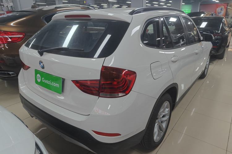 Used BMW X1 2015 sDrive18i Fashion Upgrade Edition Rear Right 45 Deg