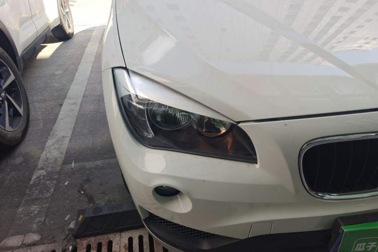 Used BMW X1 2015 sDrive18i Fashion Upgrade Edition Right Front Headlight