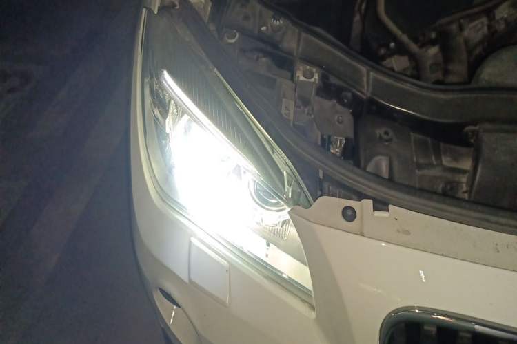 Used BMW X1 2015 sDrive18i Leading Edition Right Front Headlight