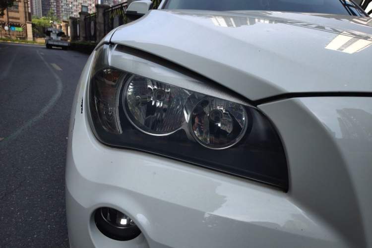 Used BMW X1 2015 sDrive18i Fashion Upgrade Edition Right Front Headlight