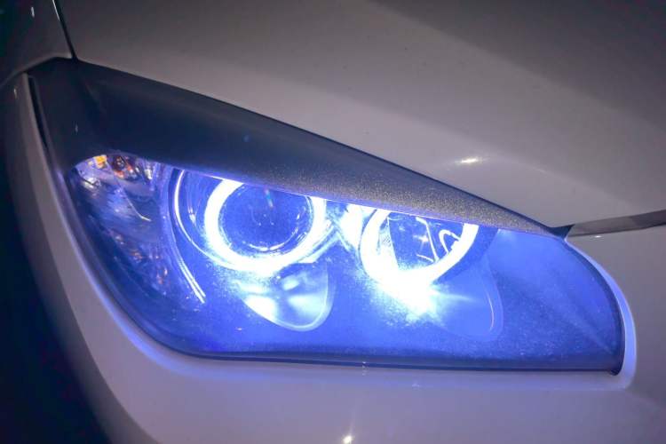 Used BMW X1 2015 sDrive18i Fashion Upgrade Edition Right Front Headlight