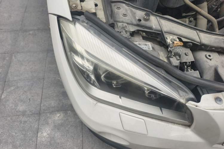 Used BMW X1 2015 sDrive18i Leading Edition Right Front Headlight