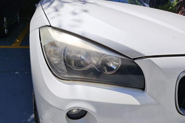 Used BMW X1 2015 sDrive18i Fashion Upgrade Edition Right Front Headlight
