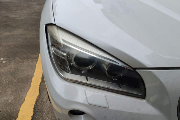 Used BMW X1 2015 sDrive18i Leading Edition Right Front Headlight
