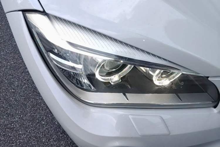 Used BMW X1 2015 sDrive18i Leading Edition Right Front Headlight