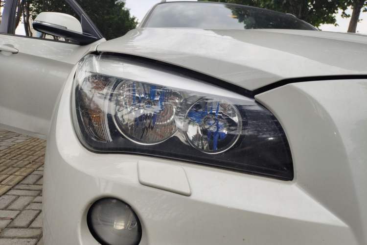 Used BMW X1 2015 sDrive18i Fashion Upgrade Edition Right Front Headlight