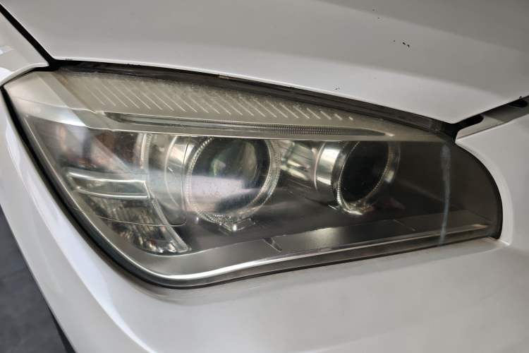 Used BMW X1 2015 sDrive18i Fashion Upgrade Edition Right Front Headlight