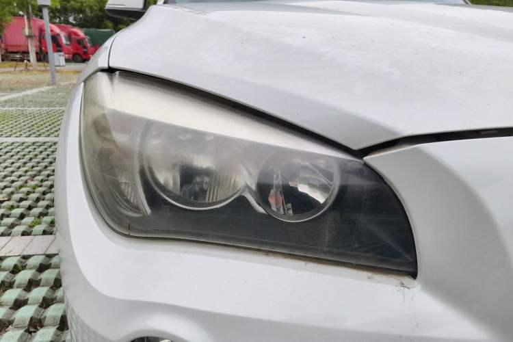 Used BMW X1 2015 sDrive18i Fashion Upgrade Edition Right Front Headlight