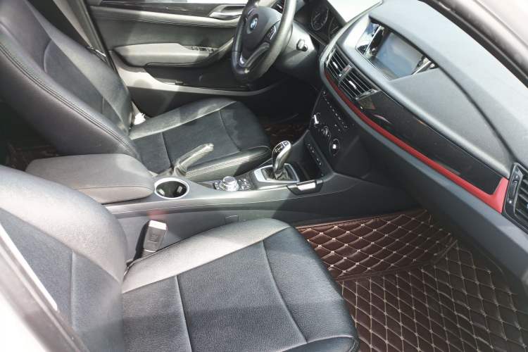 Used BMW X1 2015 sDrive18i Fashion Upgrade Edition Right Front Seat