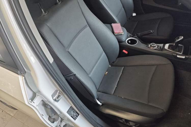 Used BMW X1 2015 sDrive18i Leading Edition Right Front Seat