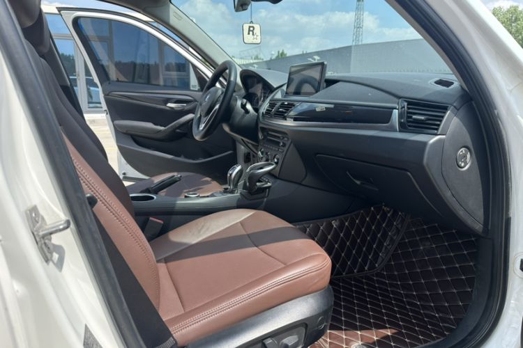Used BMW X1 2015 sDrive18i Fashion Upgrade Edition Right Front Seat