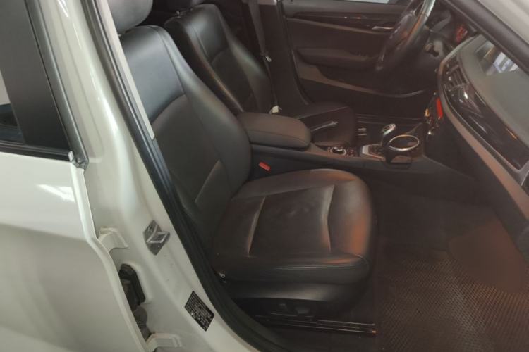 Used BMW X1 2015 sDrive18i Fashion Upgrade Edition Right Front Seat