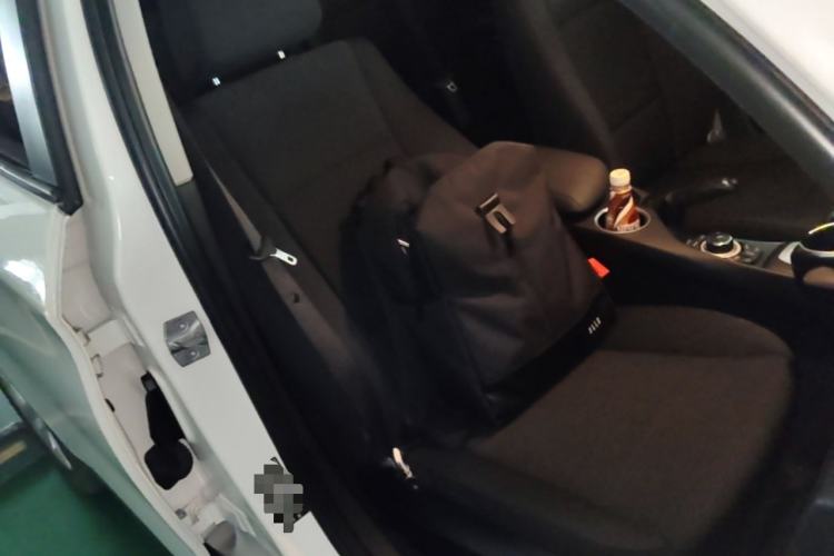 Used BMW X1 2015 sDrive18i Fashion Upgrade Edition Right Front Seat