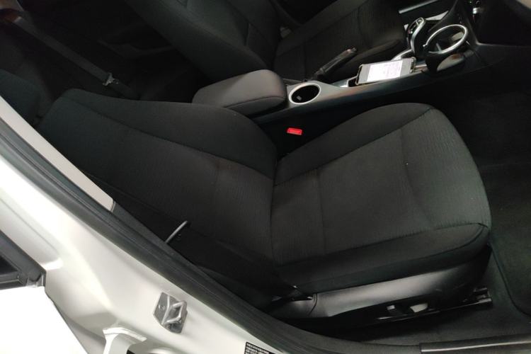 Used BMW X1 2015 sDrive18i Fashion Upgrade Edition Right Front Seat