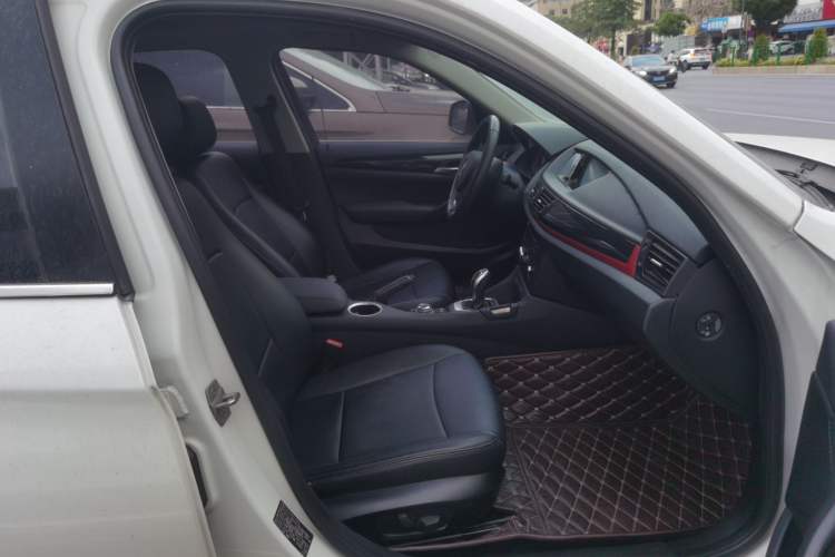 Used BMW X1 2015 sDrive18i Fashion Upgrade Edition Right Front Seat