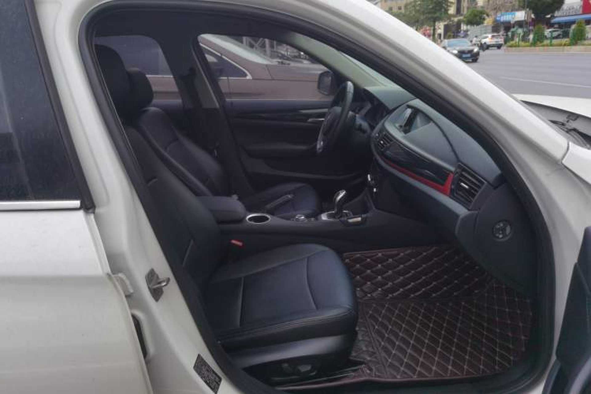 Used BMW X1 2015 sDrive18i Fashion Upgrade Edition Right Front Seat