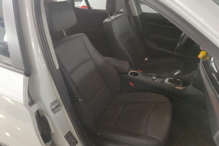 Used BMW X1 2015 sDrive18i Leading Edition Right Front Seat