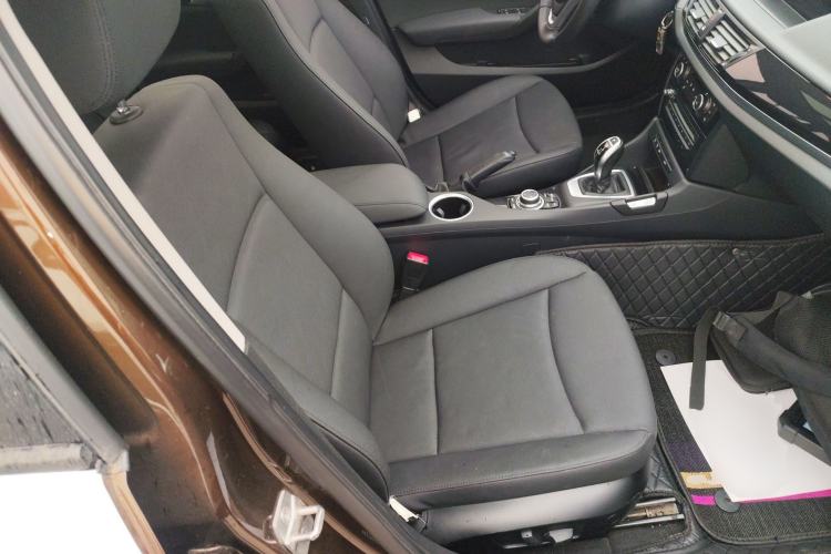 Used BMW X1 2015 sDrive18i Leading Edition Right Front Seat