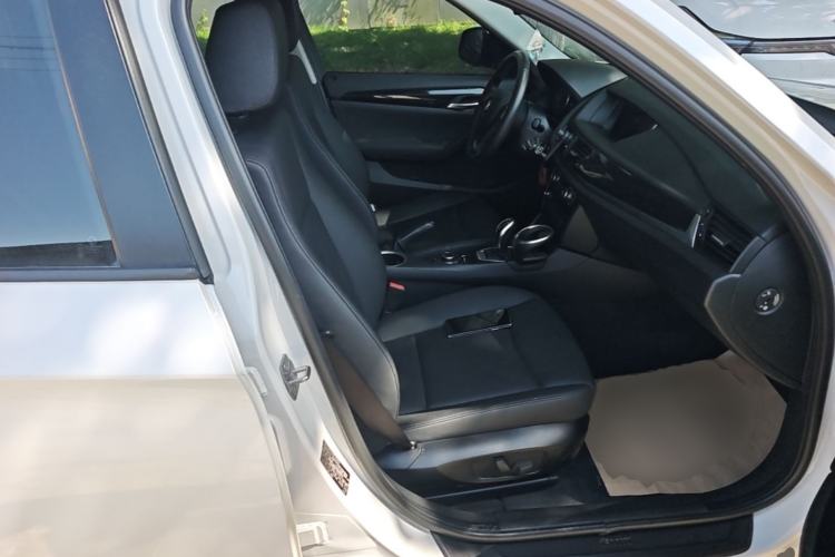 Used BMW X1 2015 sDrive18i Leading Edition Right Front Seat