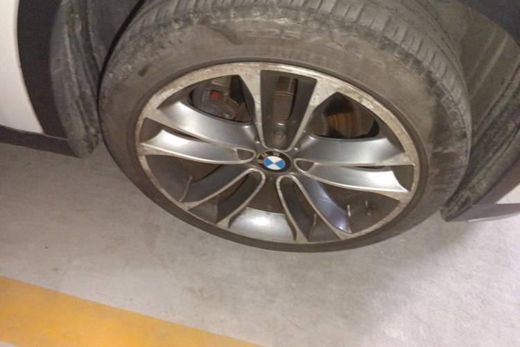 Used BMW X1 2015 sDrive18i Leading Edition Right Front Wheel Hub