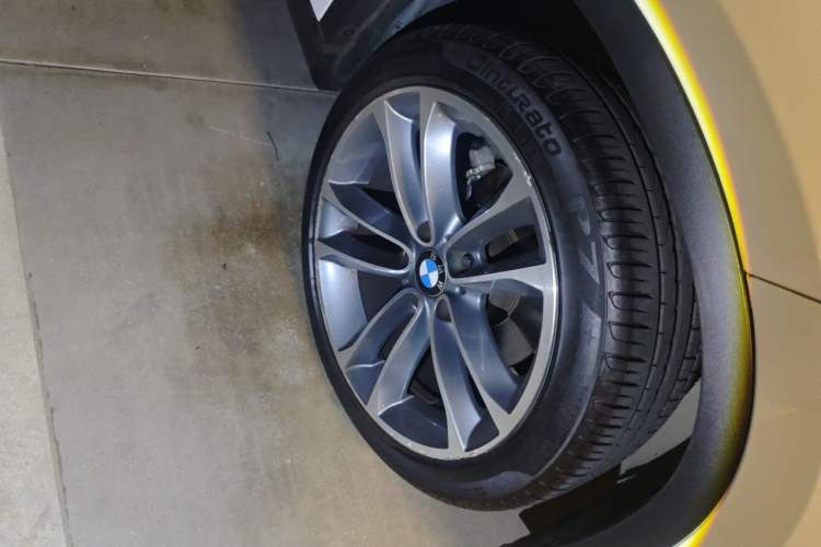 Used BMW X1 2015 sDrive18i Leading Edition Right Front Wheel Hub