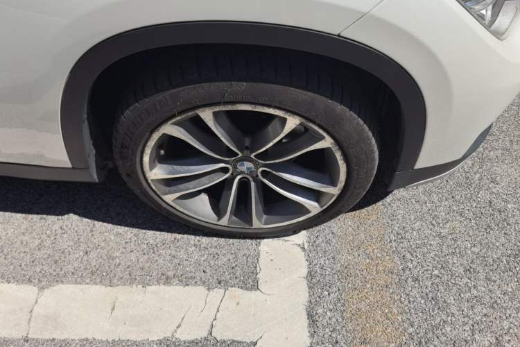 Used BMW X1 2015 sDrive18i Leading Edition Right Front Wheel Hub