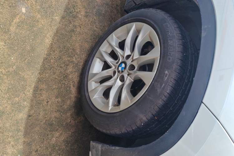 Used BMW X1 2015 sDrive18i Fashion Upgrade Edition Right Front Wheel Hub