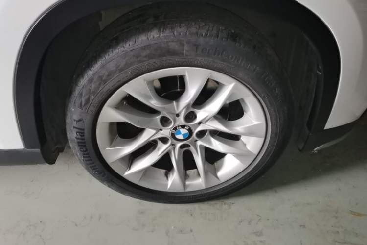 Used BMW X1 2015 sDrive18i Fashion Upgrade Edition Right Front Wheel Hub