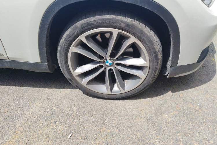 Used BMW X1 2015 sDrive18i Leading Edition Right Front Wheel Hub