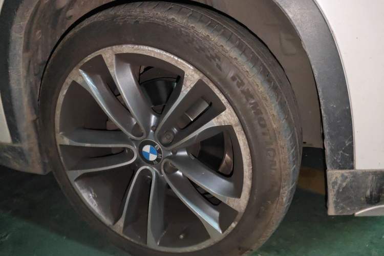 Used BMW X1 2015 sDrive18i Leading Edition Right Front Wheel Hub