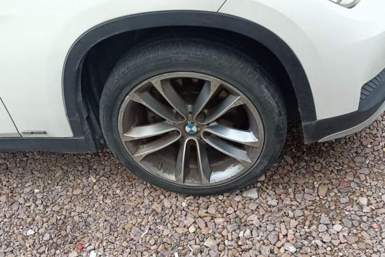 Used BMW X1 2015 sDrive18i Leading Edition Right Front Wheel Hub