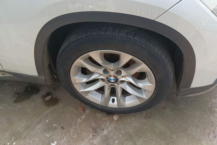 Used BMW X1 2015 sDrive18i Fashion Upgrade Edition Right Front Wheel Hub
