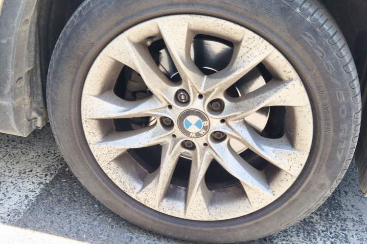 Used BMW X1 2015 sDrive18i Fashion Upgrade Edition Right Front Wheel Hub