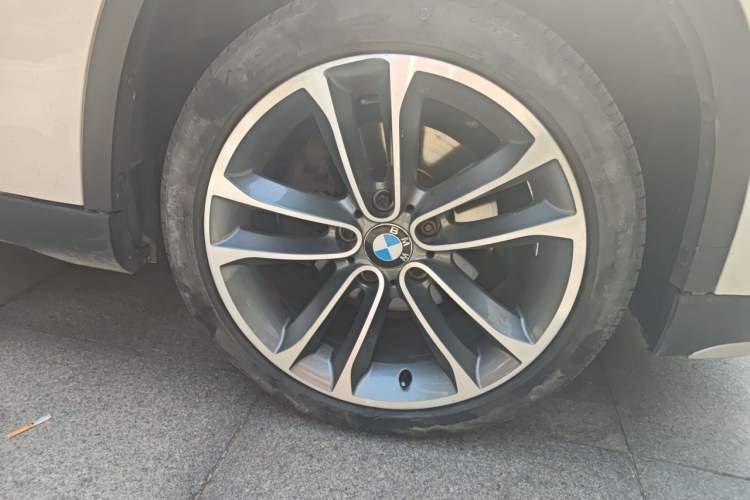 Used BMW X1 2015 sDrive18i Leading Edition Right Front Wheel Hub