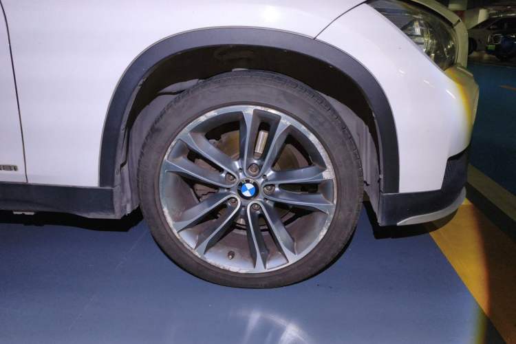 Used BMW X1 2015 sDrive18i Leading Edition Right Front Wheel Hub