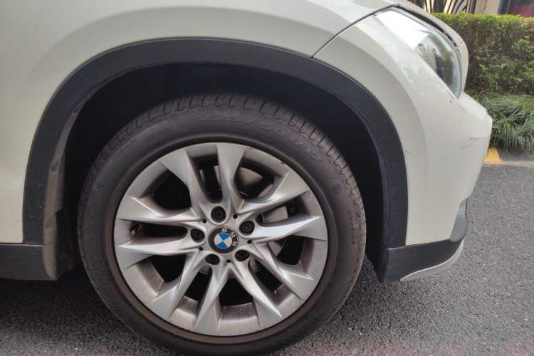 Used BMW X1 2015 sDrive18i Fashion Upgrade Edition Right Front Wheel Hub