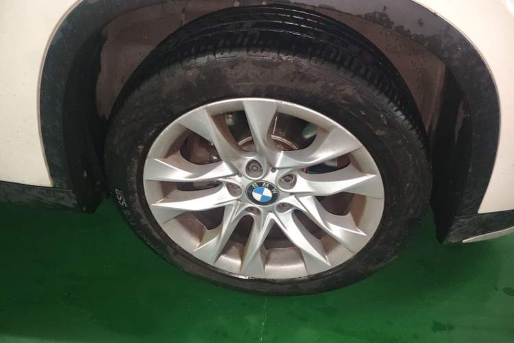 Used BMW X1 2015 sDrive18i Fashion Upgrade Edition Right Front Wheel Hub