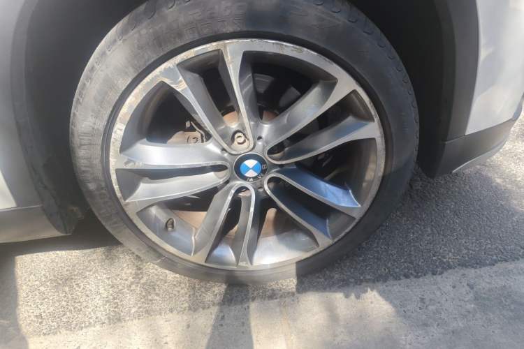 Used BMW X1 2015 sDrive18i Leading Edition Right Front Wheel Hub
