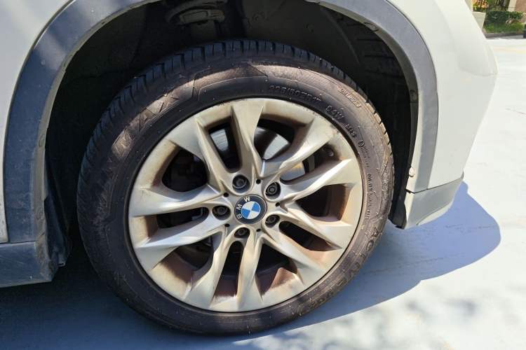 Used BMW X1 2015 sDrive18i Fashion Upgrade Edition Right Front Wheel Hub