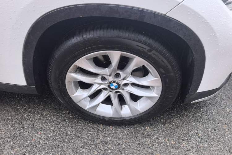 Used BMW X1 2015 sDrive18i Fashion Upgrade Edition Right Front Wheel Hub