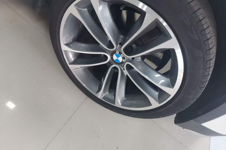 Used BMW X1 2015 sDrive18i Leading Edition Right Front Wheel Hub
