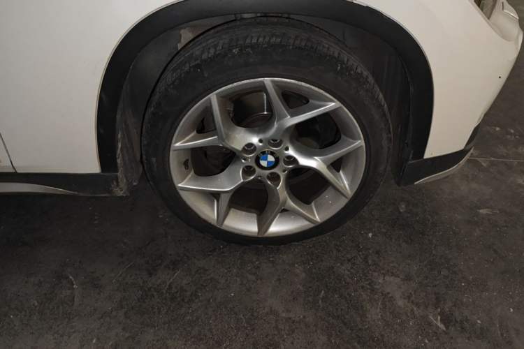 Used BMW X1 2015 xDrive20i X Package Upgrade Edition Right Front Wheel Hub