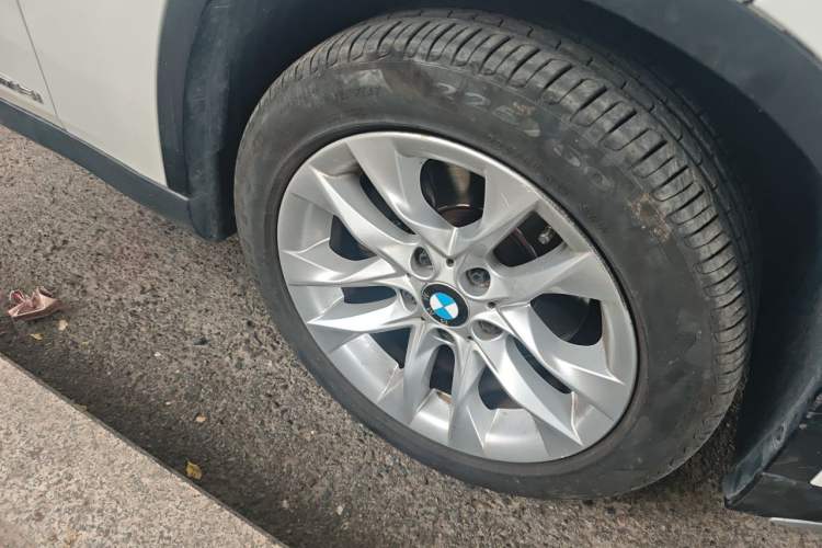 Used BMW X1 2015 sDrive18i Fashion Upgrade Edition Right Front Wheel Hub