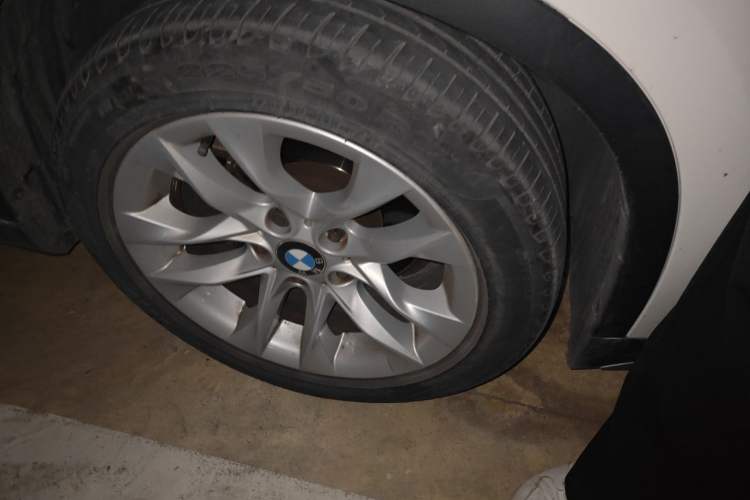 Used BMW X1 2015 sDrive18i Fashion Upgrade Edition Right Front Wheel Hub