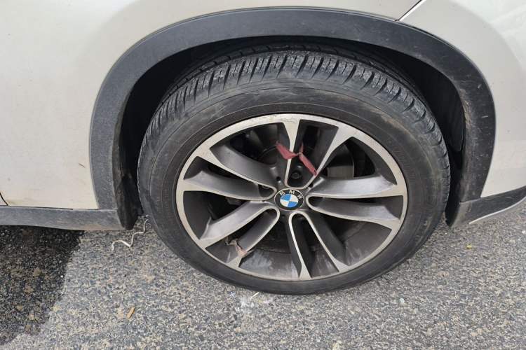 Used BMW X1 2015 sDrive18i Leading Edition Right Front Wheel Hub