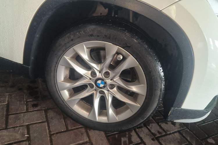 Used BMW X1 2015 sDrive18i Fashion Upgrade Edition Right Front Wheel Hub
