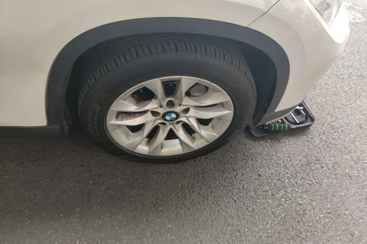 Used BMW X1 2015 sDrive18i Fashion Upgrade Edition Right Front Wheel Hub