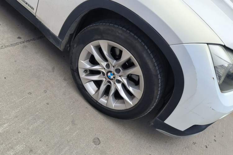 Used BMW X1 2015 sDrive18i Fashion Upgrade Edition Right Front Wheel Hub